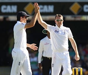 Swann catch keeps England in contention