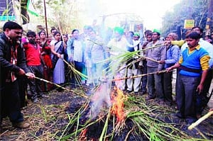 Sugarcane farmers intensify stir
