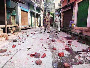 Post-Opp uproar, UPA  dilutes 'communal' Bill