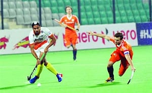 Dutch prevail over India