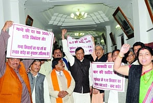 Akhilesh defends cane price