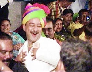 Cheat 'Godman' caught by Gujarat Police in EOW grip