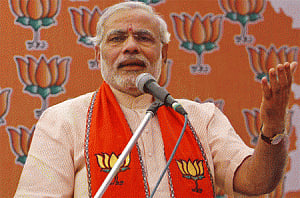 Free India from Congress clutches: Modi
