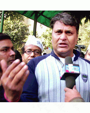 Binny makes U-turn, denies any rift with AAP