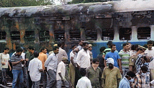 26 charred to death as fire breaks out in train