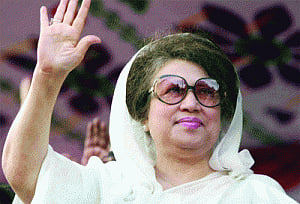 Bangladesh Govt illegal, must step down, says Zia