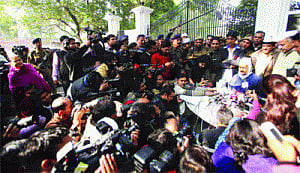 AAP seeks 10 days to decide on Govt formation