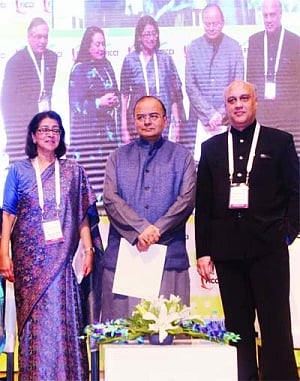 PM should never look helpless: Jaitley