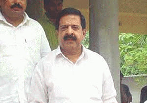 All parties should join hands for Kerala's development: Chennithala