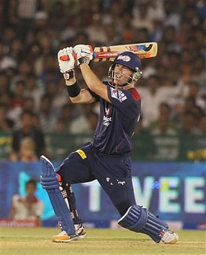 Remorseful of comments but had to defend myself: Warner