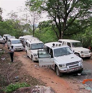Naxals say attack aimed at "punishing" Patel, Karma