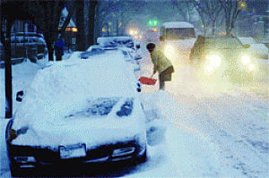 Near-blizzard dumps snow across US North-East