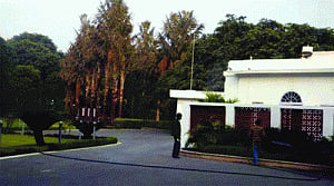Notices to former CM, Ministers to vacate bungalows within 15 days