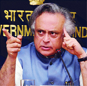 Ramesh's 'Dashavatar' AAP wedges rift in Cong