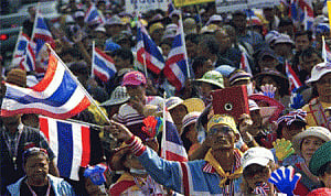36 injured as blast hits opposition rally in Thailand