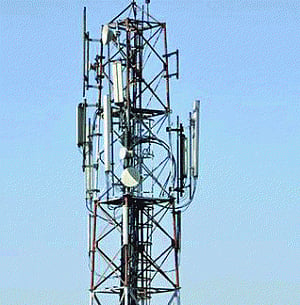 Vodafone, RIl, Airtel gear up for fierce spectrum battle