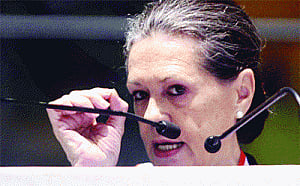 Sonia, Rahul blow poll bugle