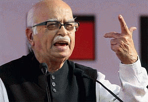 Advani praises Modi but cautions against over confidence