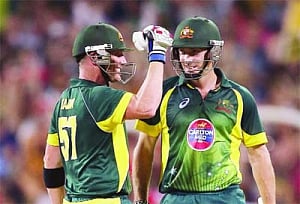 England's woeful run continues; lose 3rd ODI and series