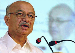 Action against police personnel only after inquiry: Shinde