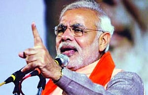 IPS officer in soup for praising NaMo