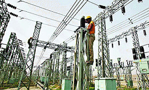 Discoms move  HC to challenge  CAG's authority
