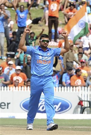 Raina injures elbow in nets ahead of 3rd ODI