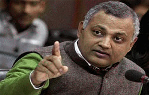 Bharti lashes out at media, Delhi Commission for Women