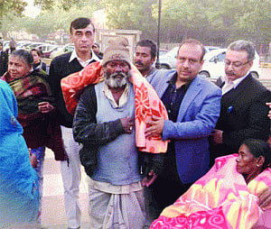 Vijender Gupta 'fine' with handing blankets