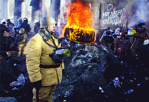 Ukraine Prez takes sick leave, no solution to crisis in sight