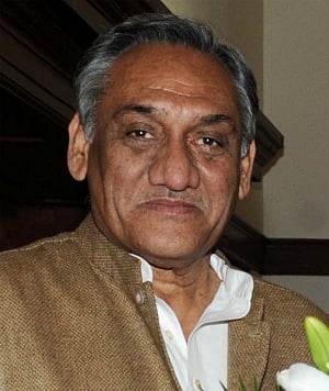 Bahuguna quits as U'khand CM