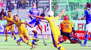 Warriors' march stalled