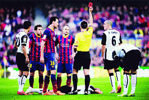 lethargic Barcelona lose to Valencia at home