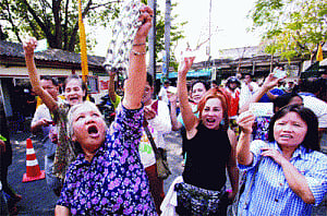 Thais vote despite Opp protests
