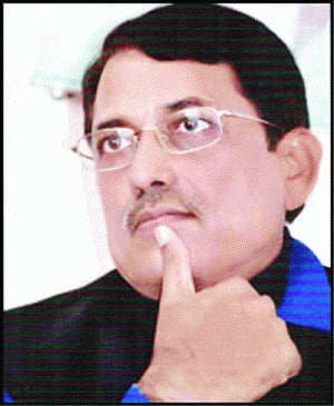 Cong demands CBI probe into  growing 'Munnabhais' in MP