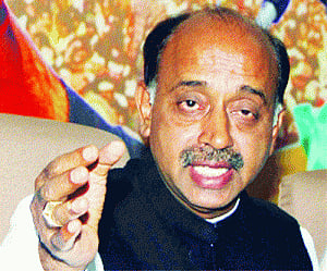 Kejriwal's making empty promises, avers BJP