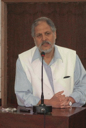 Delhi lG to seek law ministry view on Jan lokpal Bill