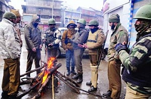 J&K remains crippled on Day 3