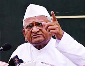 Anna may campaign for Mamata