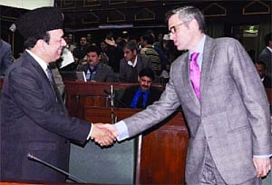 Omar, Ministers live life king size