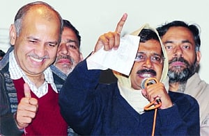 Kejri acts to own script, exits fast