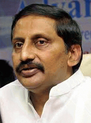 Kiran to quit as CM, party today; Jagan calls bandh