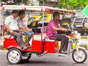 HC seeks Govt's reply on plea against e-rickshaws