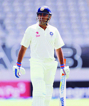 Time to lift burden from Dhoni?
