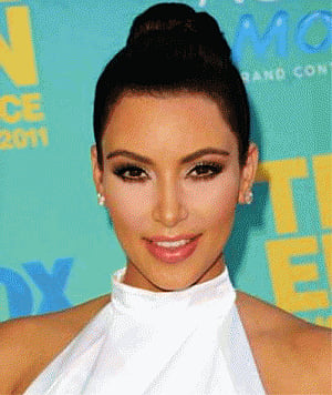 Kim Kardashian misses her late father on his birthday