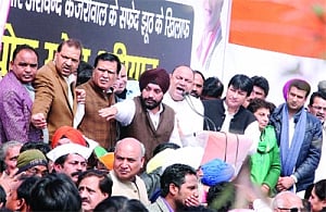 Cong mobilises Poll Khol Abhiyan against 'feku' Kejri