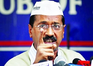Kejri pours vitriol on a 'biased' media