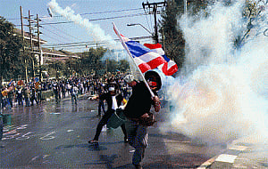 Thai protests: toll rises to four in political violence