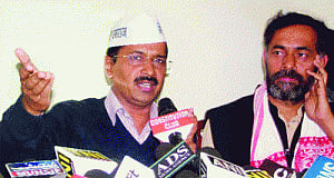 Kejriwal urges EC to set up  panel to regulate opinion polls