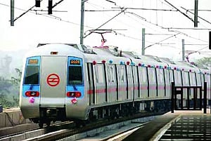 Snag stalls Metro in morning rush hour